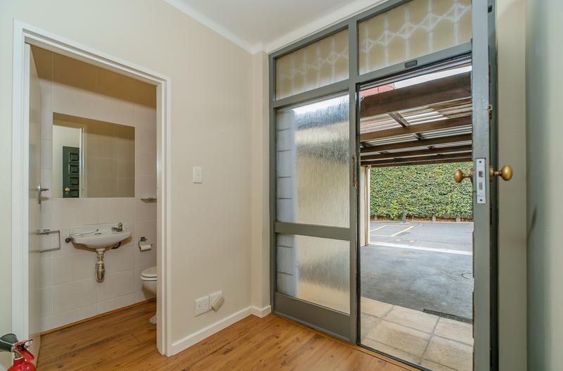 To Let 3 Bedroom Property for Rent in Meadowridge Western Cape